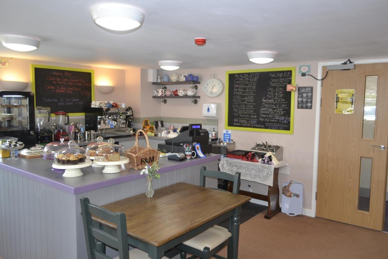 The Lawns Tea Room And B&B Ashcott Buitenkant foto